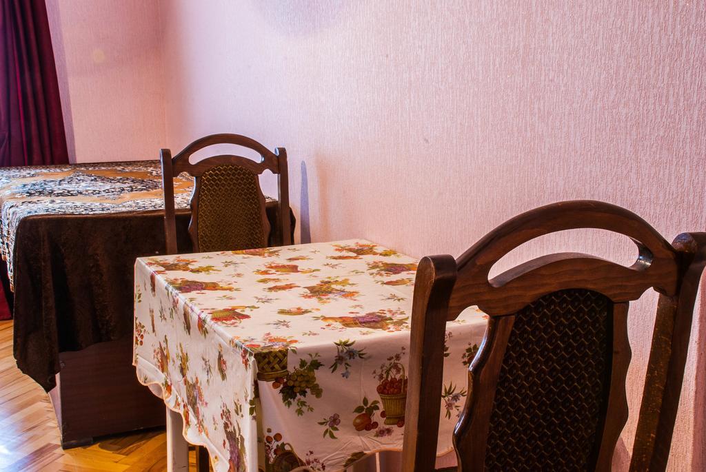 Homestay Nika Tbilisi Ngoại thất bức ảnh