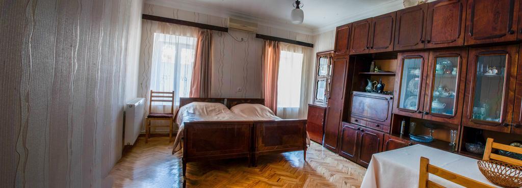 Homestay Nika Tbilisi Ngoại thất bức ảnh