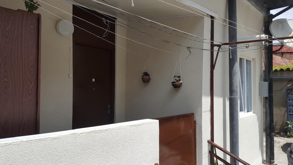 Homestay Nika Tbilisi Ngoại thất bức ảnh