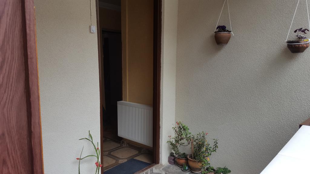Homestay Nika Tbilisi Ngoại thất bức ảnh