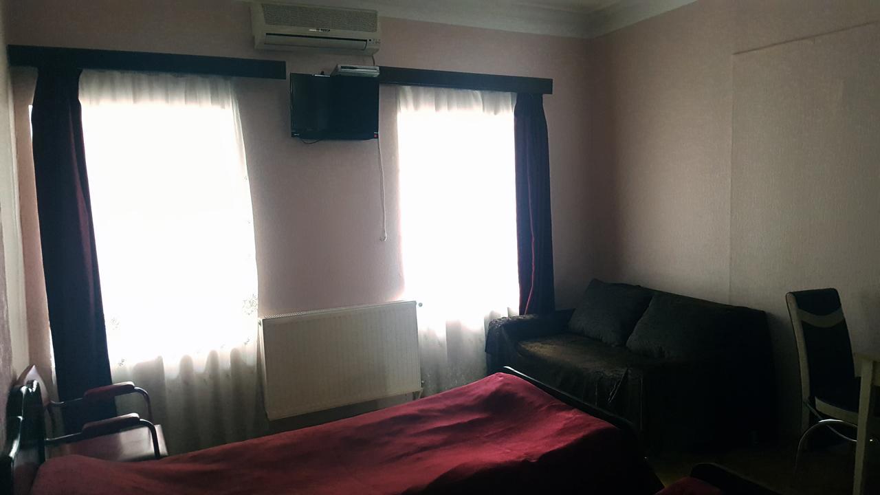 Homestay Nika Tbilisi Ngoại thất bức ảnh