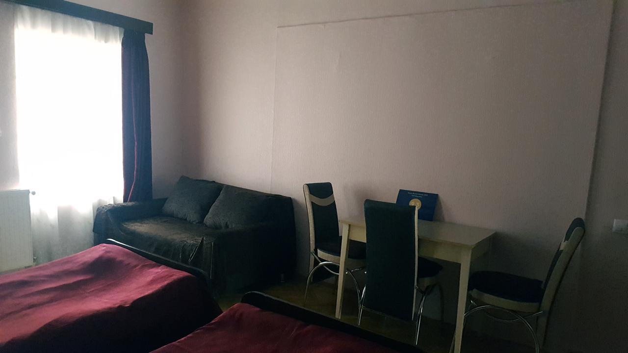 Homestay Nika Tbilisi Ngoại thất bức ảnh