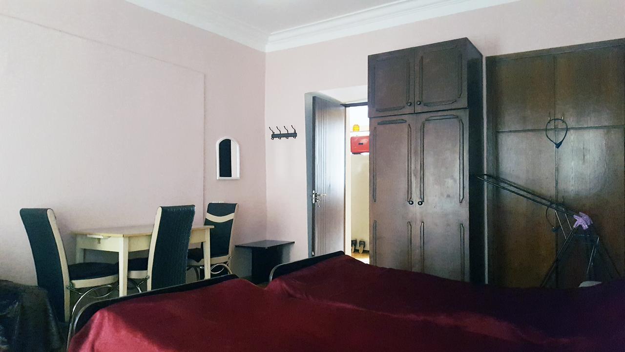 Homestay Nika Tbilisi Ngoại thất bức ảnh